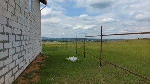 Самый бюджетный забор своими руками