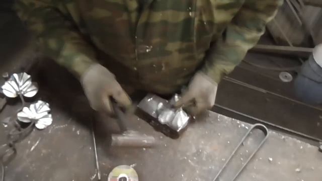 45.2 Простой #кованый #лист. #ХОЛОДНАЯ #КОВКА БЕЗ #СТАНКО? смотреть онлайн