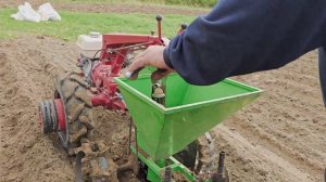 Картофелесажалка к мотоблоку. Посадка картофеля 25 сот