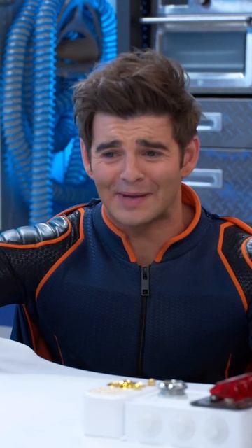 Макс использует Resize-A-Lyzer... и всё идёт не по плану! | #shorts смотреть онлайн