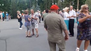Провожал ты меня из тенистого сада!!! 💃🌹Танцы в парке