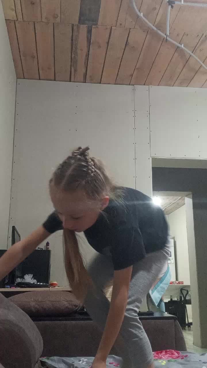 делает в постели валяться в в постели