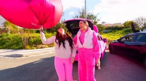 Розовая машина vs Черная машина Челлендж