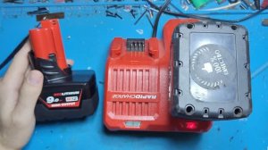 гарантийный ремонт аккумулятора Milwaukee M12. Магазин аккумуляторов ручной сборки