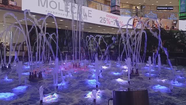 ТАНЦУЮЩИЙ ФОНТАН смотреть онлайн