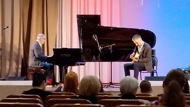 Джаз такой непонятный бывает,но шикарно импровизировали!