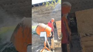 Искренний Я , заливаю погреб без помощников 😁