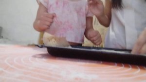 Рецепт:  вода теплая , сахар, соль , дрожжи сухие, мука  .