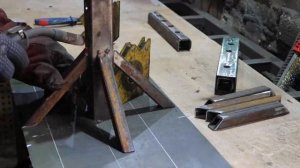 Страховочные стойки (подставки) для авто своими рукам?