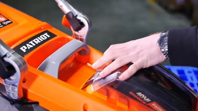 Аккумуляторные газонокосилки Patriot CM 435XL, CM 432 смотреть онлайн
