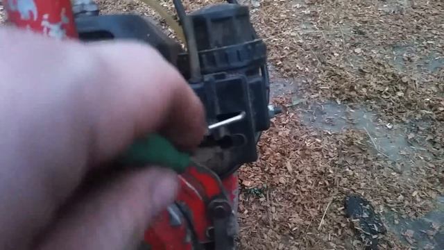 Регулировка карбюратора кмп100у бензопилу урал 2 элект?