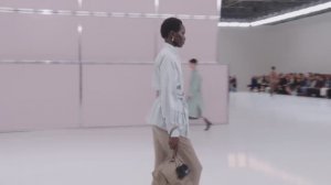 Показ женской коллекции Fendi весна-лето 2025