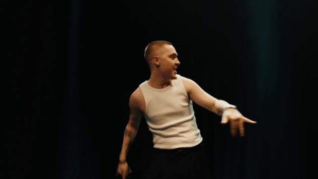 MAUR - Полетела (Премьера клипа 2025) смотреть онлайн