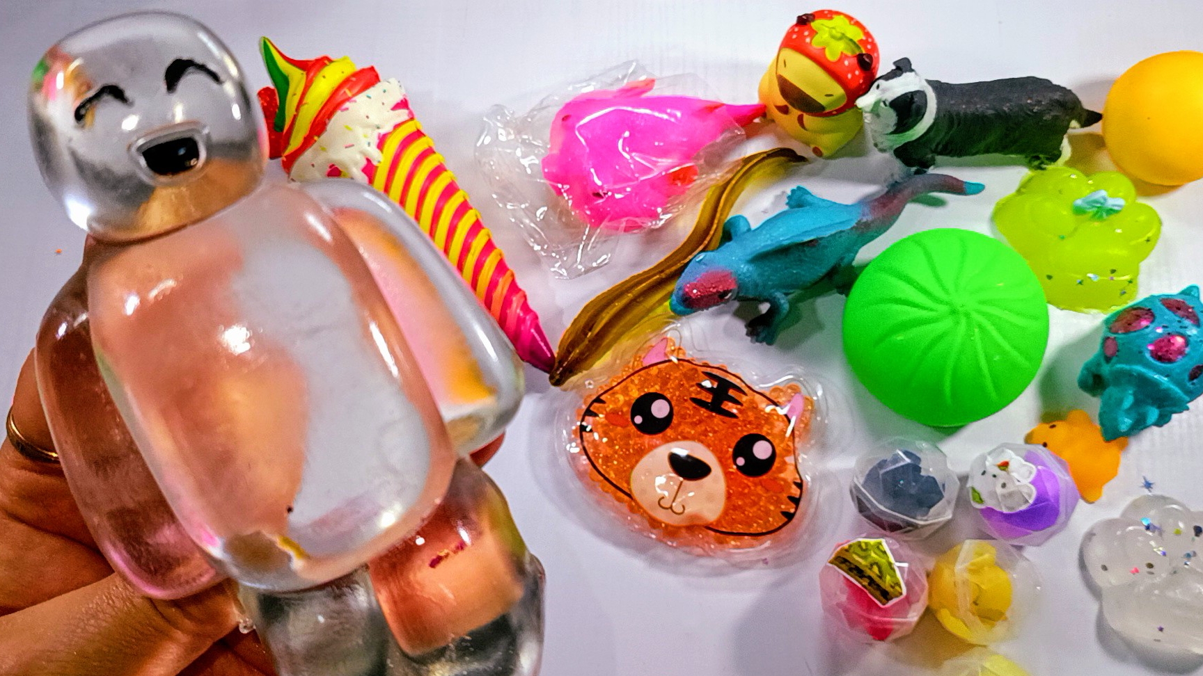 АСМР РАСПАКОВКА сквишей и антистрессы АСМР Таба лапки 🐾 приятные звуки АСМР 🥰 смотреть онлайн