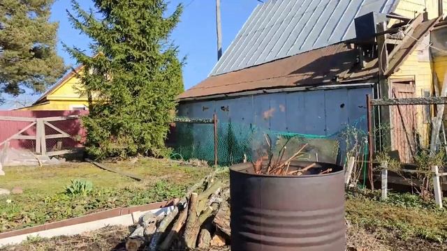 Весна на даче. Работаю на участке. смотреть онлайн