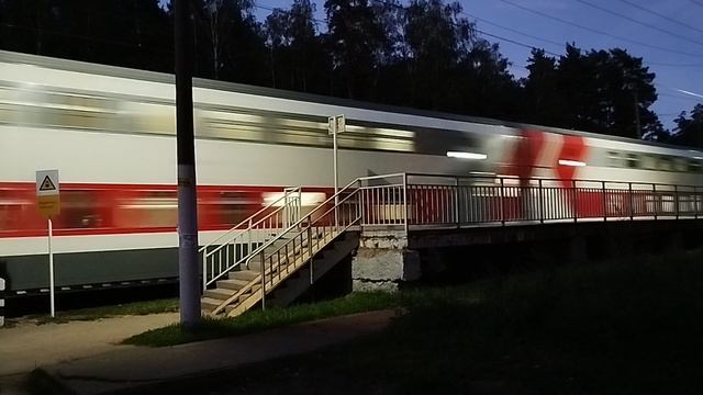 Электровоз ЭП20-001 с поездом 003С "Кавказ" Кисловодск— Москва смотреть онлайн