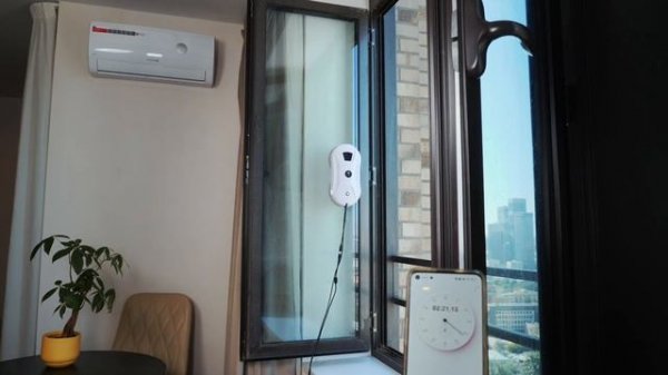 CleanBot Ultraspray 2.0: робот для мытья окон с автораспылением ж