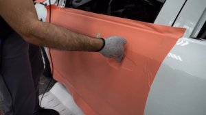 Обучение оклейке виниловой пленкой автомобиля.