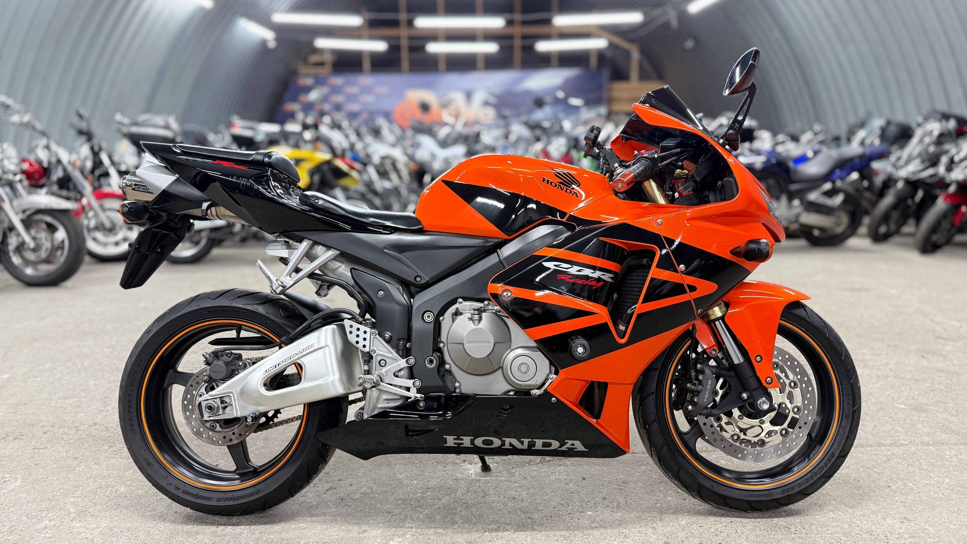 Обзор Honda CBR 600RR |В НАЛИЧИИ| смотреть онлайн