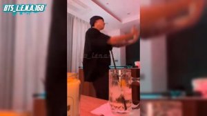 Музыкальная пауза от Чонгука под песню Ви