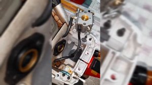 Не заводится бензопила.Проблема с шлангами на китайск