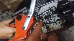 БЕЖИТ РУЧЬЕМ МАСЛО С БЕНЗОПИЛЫ УСТРАНЯЕМ ТЕЧЬ