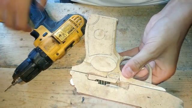 Как сделать Пистолет Макарова из дерева! смотреть онлайн