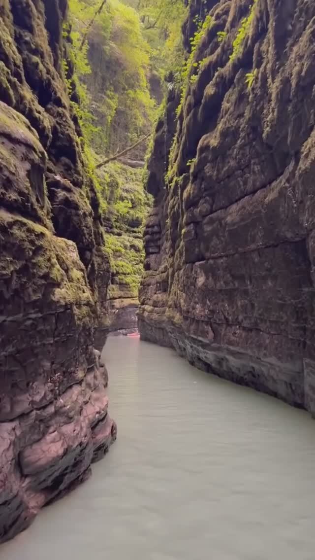 Абхазия, Хашупсинский каньон, он же Хашупский 9 сентября, ОСЕНЬ-2025) смотреть онлайн