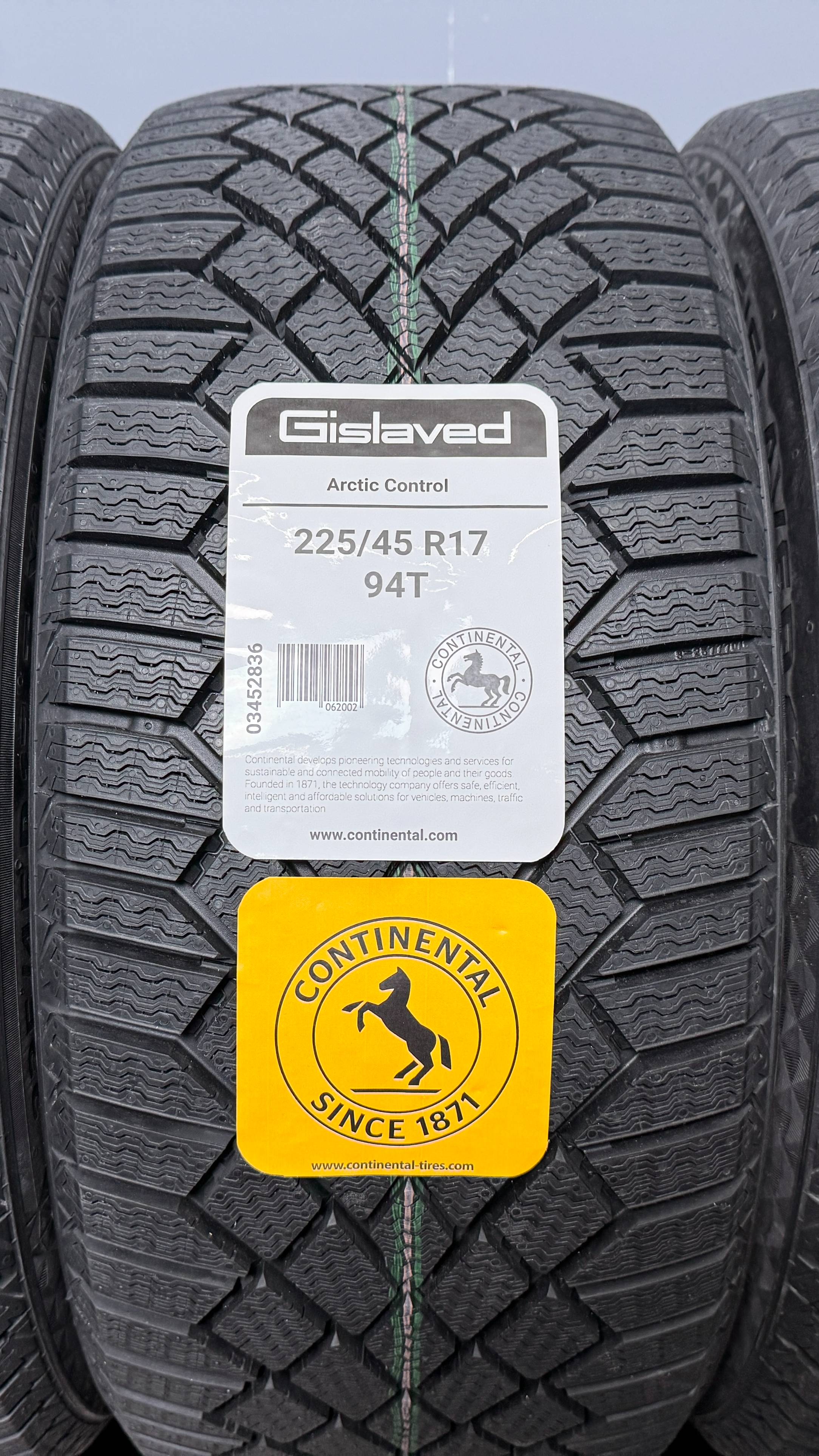 Gislaved Arctic Control 225/45 R17 94T