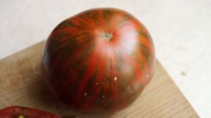 САМЫЕ ВКУСНЫЕ И СЛАДКИЕ СОРТА ТЁМНЫХ ТОМАТОВ ЭТОГО СЕ?