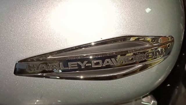 Чоппер или спорт ? Что круче ? Какой выбрал бы ты залетев в гараж с 2 ух ног .