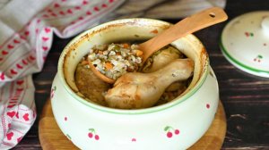 🍲 ОСЕНЬ ПРОСИТ УЮТА! Перловка с курицей в горшочке — мясо тает, а аромат сводит с ума!