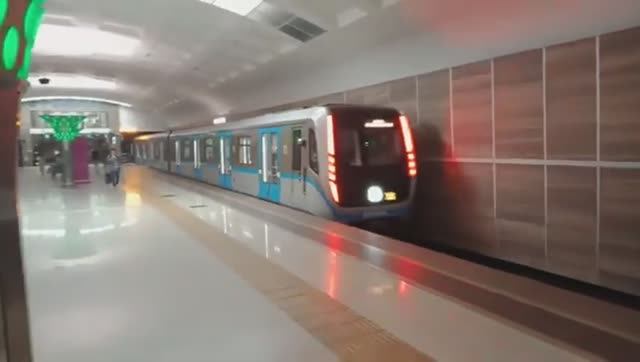 Казанское метро. Поездка на поезде 81-765/766 смотреть онлайн