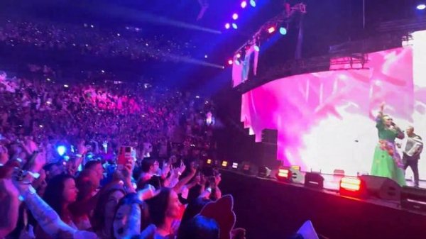 Плывет веночек – Надежда Кадышева (Ледовый дворец, Са?