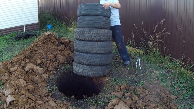 Яма для туалета.