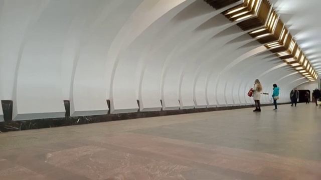 Нижегородское метро. В погоне за перегонками. Станции "Ленинская" и "Двигатель Революции" смотреть онлайн