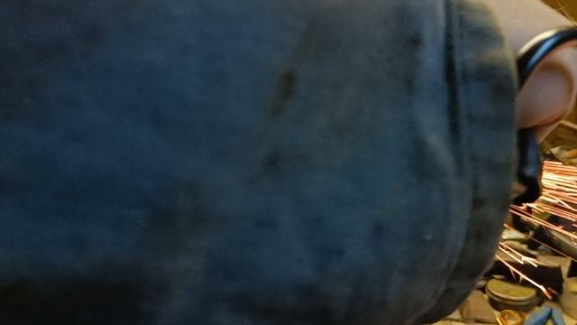 угловая шлифовальная машинка "болгарка" hyundai HD-750AG в работе смотреть онлайн