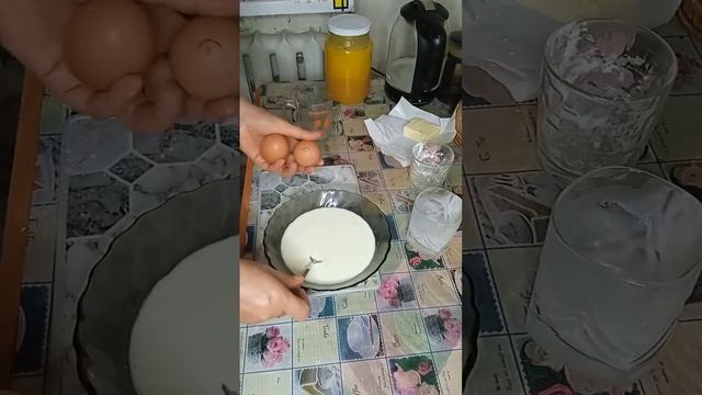 очень вкусный как пух медовик без раскатки....с клубнич смотреть онлайн