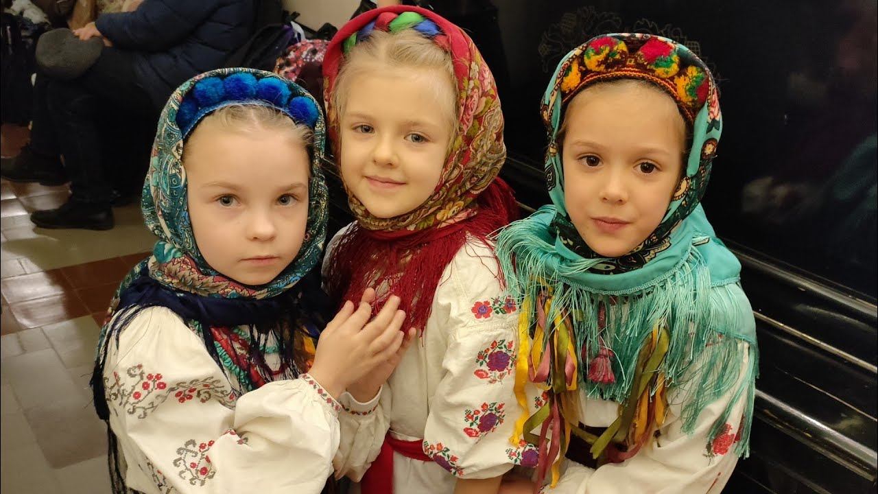 Фольклорный ансамбль РАдоница,младшая группа "Колядки" смотреть онлайн