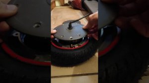 AOVO m365pro. (близнец mi365 pro)  Замена литой резины на пневмо бескамерную 10'