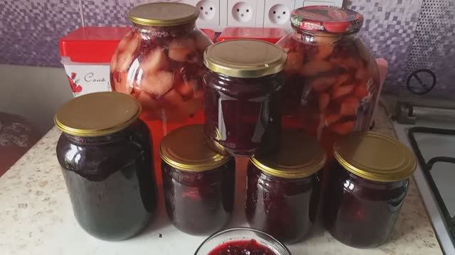 Утро, козы, компот, джем, дождь... Сельская жизнь смотреть онлайн