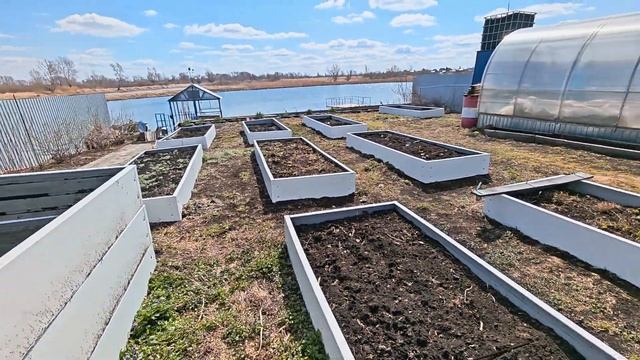 Грядки из подоконников ПВХ спустя 3 года и еврокуб кра?