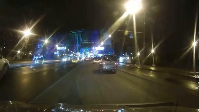 Вот кто грызет Каширское шоссе по ночам....