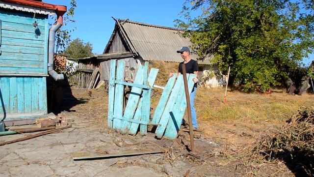 КУПИЛ ЗАБРОШЕННЫЙ ДОМ В ДЕРЕВНЕ | ПРИВОЖУ В ПОРЯДОК ЗА?