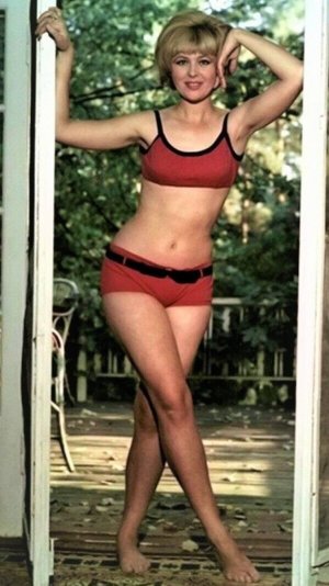 На пробах фильма «Операция Ы» Наталье Селезневой пришлось показать свою фигуру Гайдаю #кино