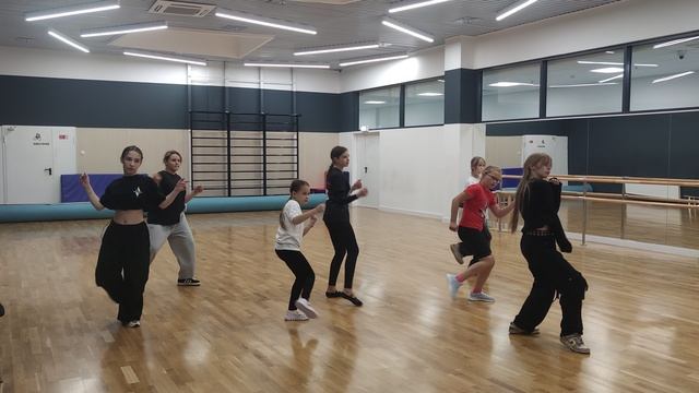 Дэнс микс дети (11-15), занятие 10.09.25г.