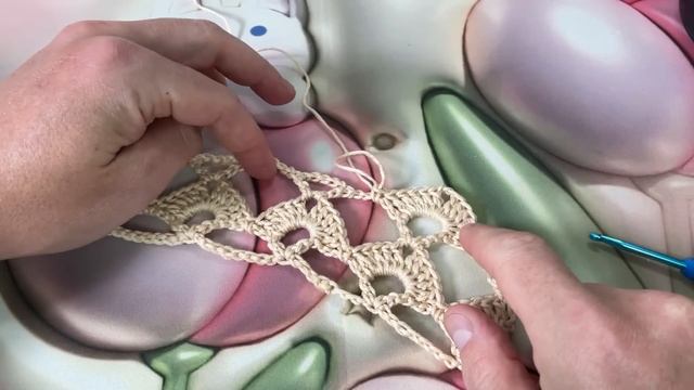 Дорожка на стол крючком L Эдуард Петрушин