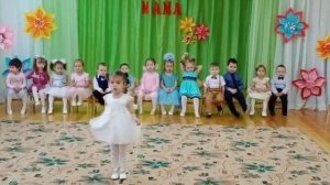 поёт на день матери