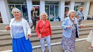 7.09.25г... "Жёлтый Дождь Стучит по Крышам"...