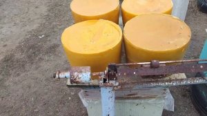 Поменять воск на вощину по почте выгодно.